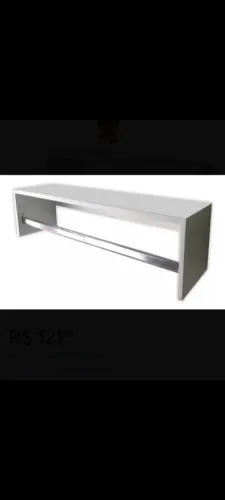Prateleira com cabideiro em MDF semi novo 