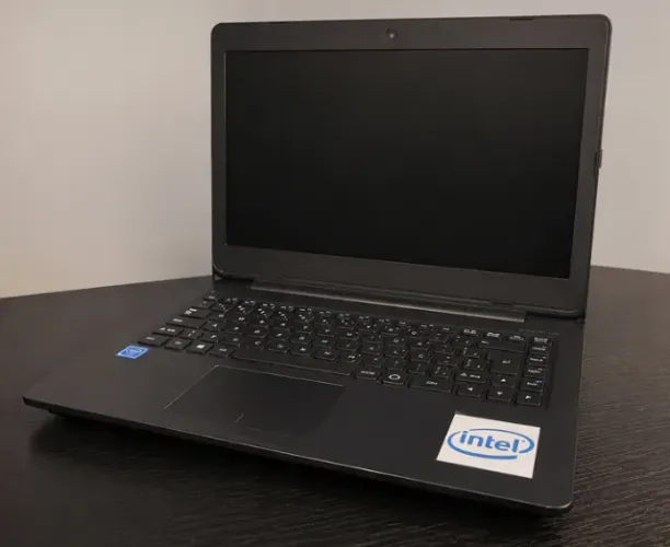 Notebook com Windows 10 Pro + 4GB RAM + HD 500GB