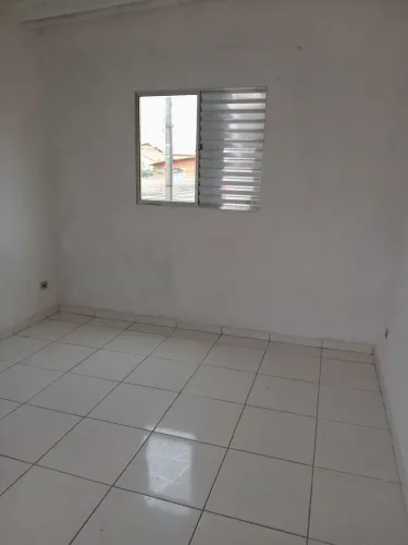 Alugo quartos água e luz 