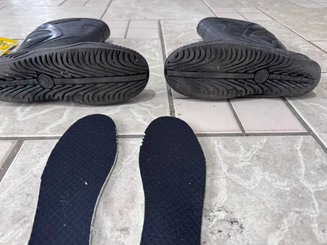 Bota de chuva BRACOL tamanho 38 forma grande serve 39