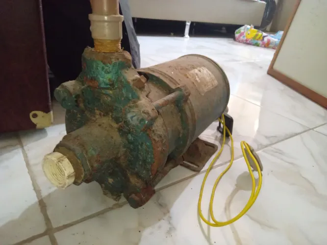 Bomba Weg 2C 127V funcionando - RETIRADA EM UNAMAR