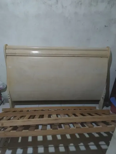 Cama Queen size madeira nobre