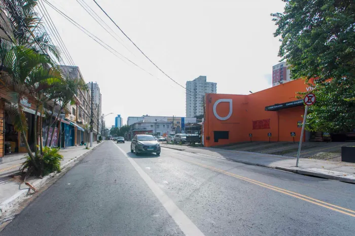 Loja na Rua Orfanato, 175 150 m²