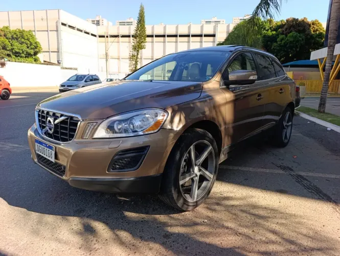 Volvo XC 60 T-5 R-design 2.0 FWD 5P 2012