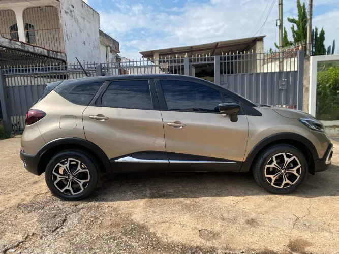 Renault Captur Iconic 1.3 TB 16V Flex 5P AUT 2022