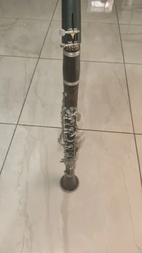 Clarinete Eagle CL 04N em Si Bemol (Bb) + Estojo Original