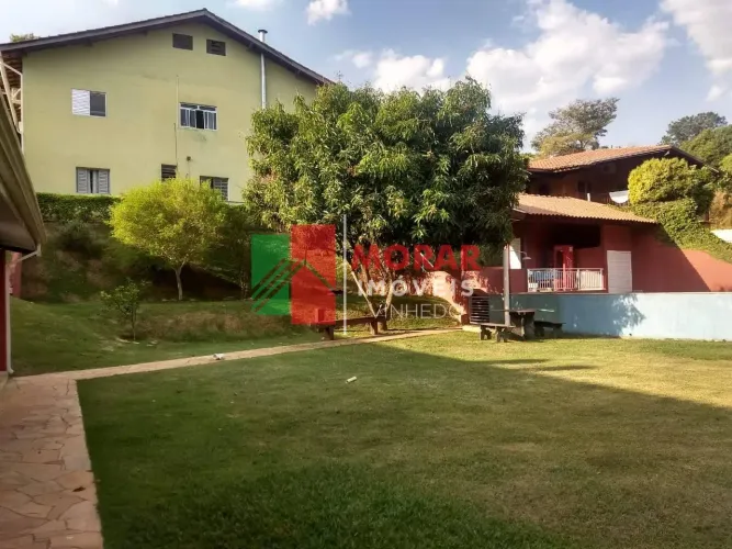 Casa/Chácara com edícula à venda no Bairro Santa Claudina em Vinhedo/SP