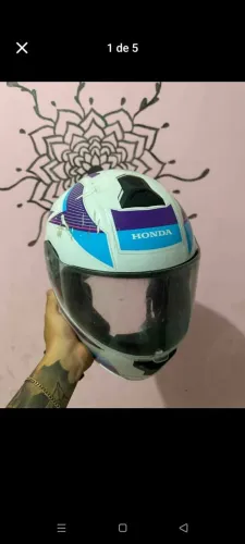 Capacete Honda com narigueira