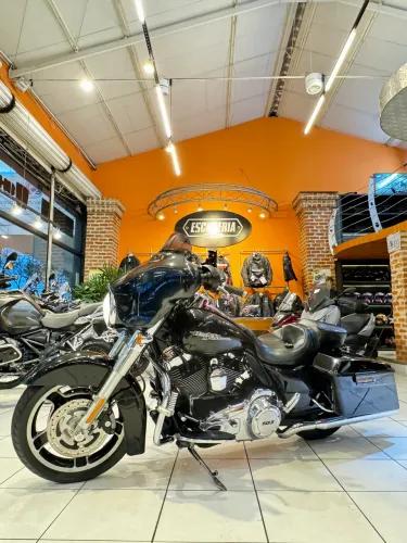 HARLEY DAVDSON STREET GLIDE ABS