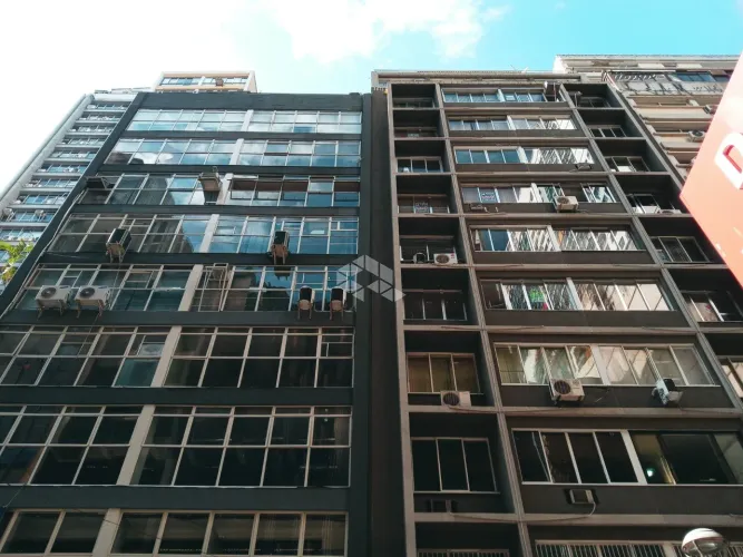 Salas/Conjuntos Comerciais bem localizado no Centro Histórico