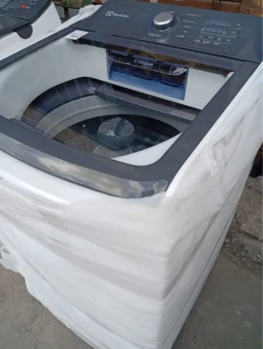 Máquina de lavar Eletrolux 18kg NOVA  sem uso em ótimo estado sem avaria  Mod. LEE18. 