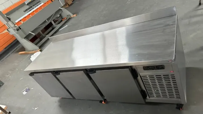 Balcão Refrigerado Profissional 1950mm 3 Portas Inox Comercial
