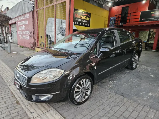 Fiat Linea Essence 1.8 Flex 16V 4P 2012