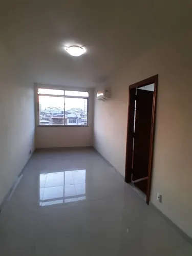 APARTAMENTO DE SALA, DOIS QUARTO, COZINHA, BANHEIRO LOCALIZADO NO MEIERAPARTAMENTO DE SALA