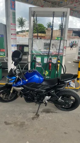 Suzuki GSR 750
