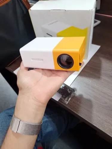 Mini Projetor Portátil LED 1080P com HDMI - 600 Lumens