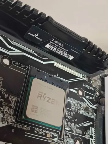 KIT PC Ryzen 5 2400G + ASUS A320M-K + 8GB DDR4 3200MHz