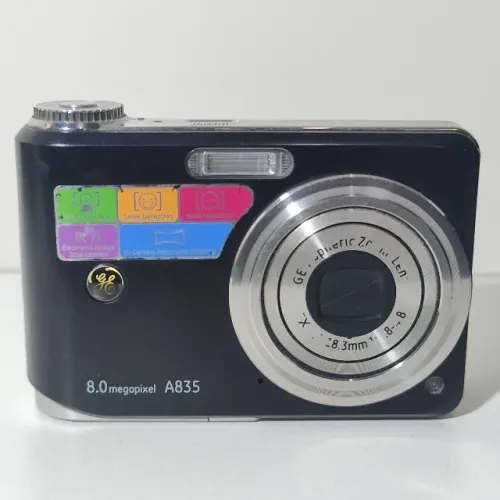 Câmera Digital Ge A835 8MP Preta + Acessórios e Pilha