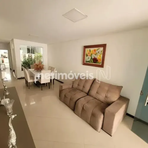 Casa com 3 suítes à venda a poucos metros da Avenida Fraga Maia!