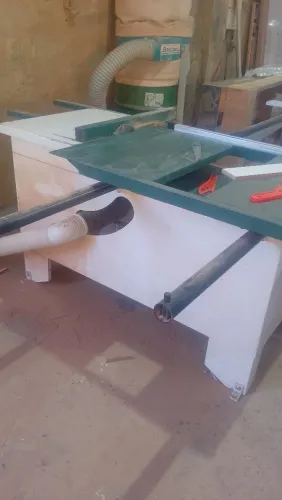 Esquadrejadeira maksiva 2900 com eixo inclinável