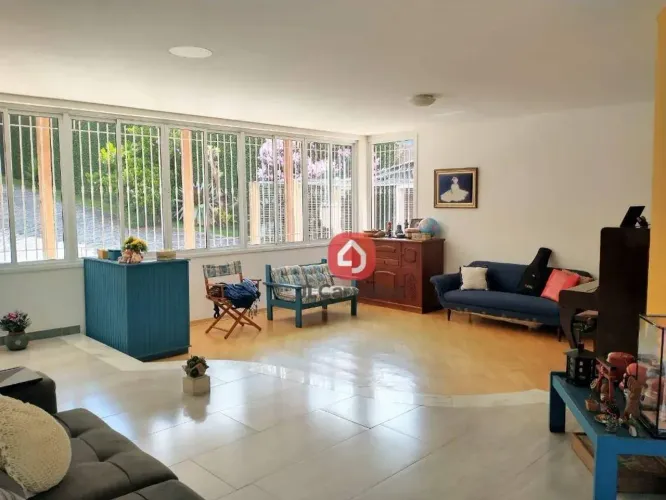Casa com 4 dormitórios à venda, 377 m² por R$ 1.500.000,00 - Braunes - Nova Friburgo/RJ