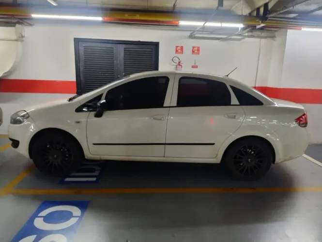 Fiat Linea Absolute 1.9/1.8 Flex Dualogic 4P 2015