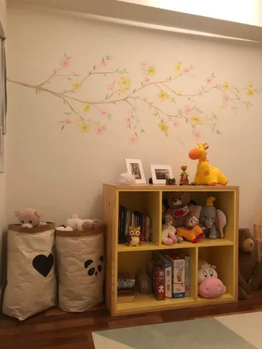 Vendo móvel infantil com nichos