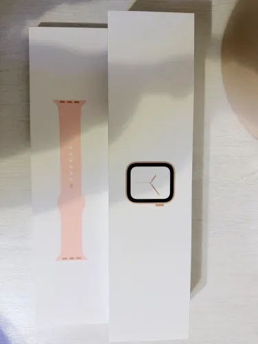 Apple Watch series 4 - 44mm Pink Sand