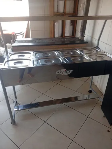 Vendo uma cuba quente c/08 repartição