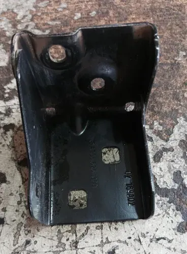 Angulo De Fixação Lado Esquerdo Mercedes C180 C300 2015