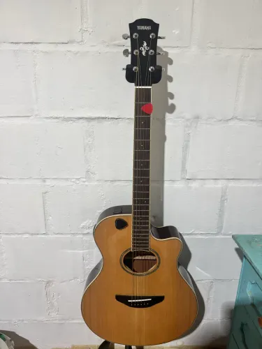 Violão eletrônico Yamaha APX 600
