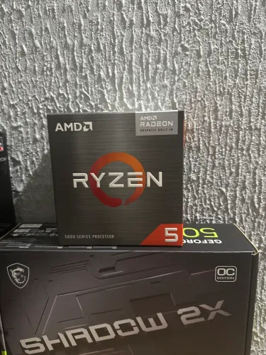 Processador Ryzen 5 5600GT seminovo com Caixa