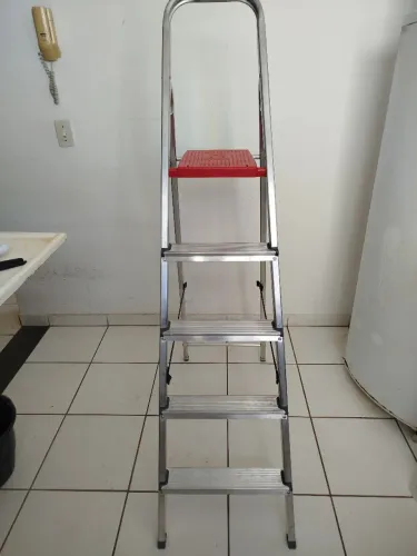 Escada de alumínio