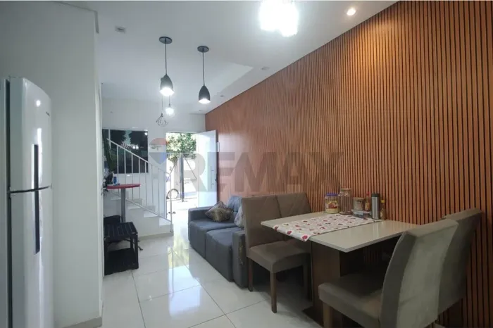 Casa com 02 quartos, quintal, 1 vaga de garagem no Jardim Nikkey - Sorocaba - proximo ao c