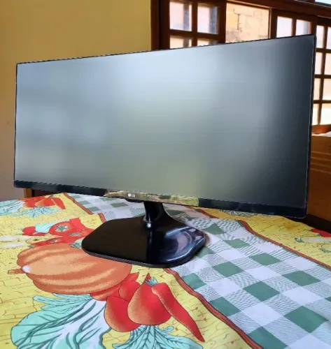 Monitor ultrawide 25' Painel IPS Bordas finas