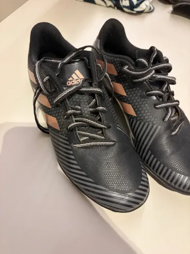 chuteira adidas artilheira iii society 40