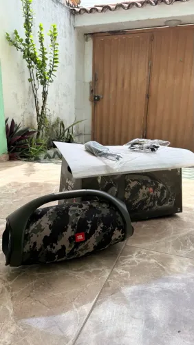? JBL Boombox 2