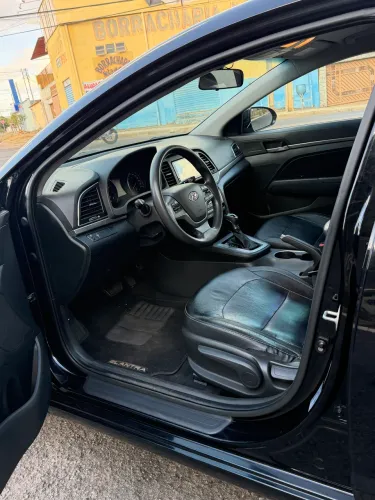 Hyundai Elantra 2.0 16V Flex Aut. 2017