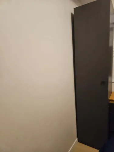 Armário 1 Porta com cabideiro e prateleiras