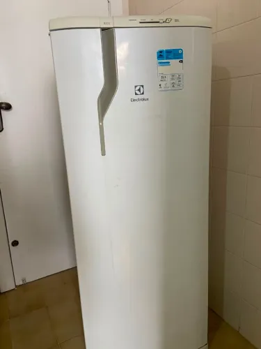 Geladeira Eletrolux RE31