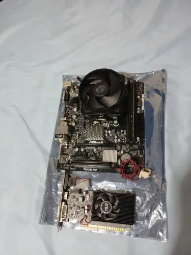 Kit AMD Phenom II X6 (6 Núcleos) + Placa Mãe + 4GB RAM + Placa GT210