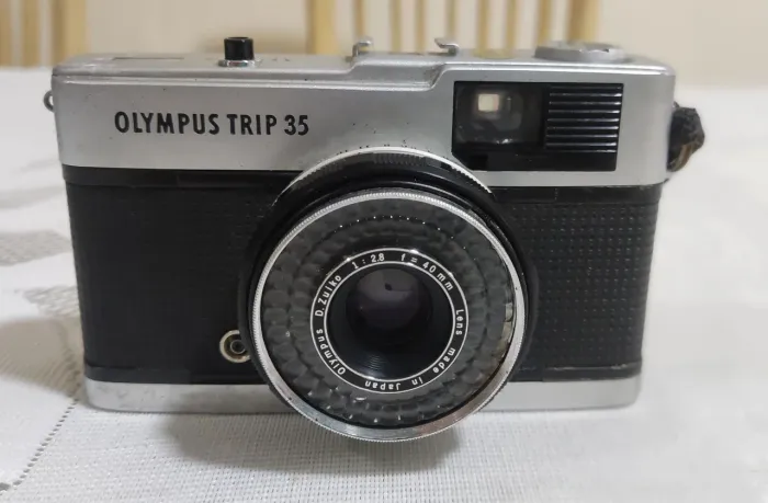 Câmera Olympus Trip 35