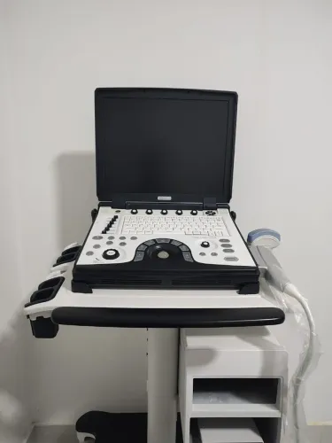 Ultrassom portátil Lógic E - Marca: GE semi novo