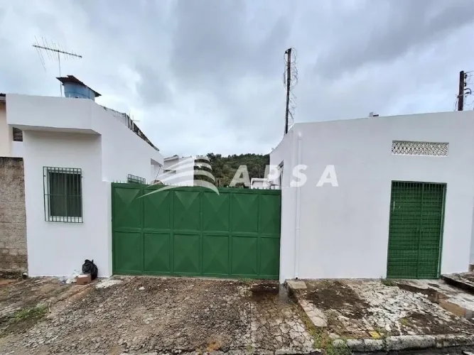 EXCELENTE IMÓVEL COMERCIAL AMPLO E COM 450 M² DE ÁREA CONSTRUÍDA, LOCALIZADO EM RUA PRINCI