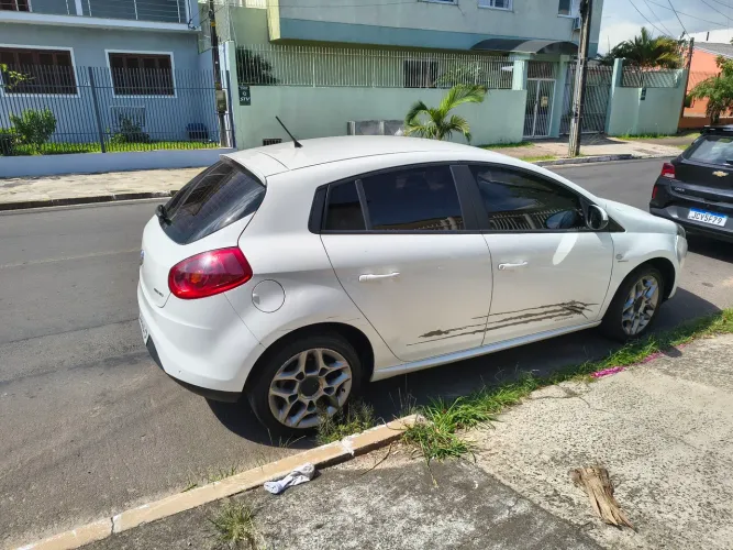 Fiat Bravo Essence Dualogic 1.8 Flex 16V 5P 2014