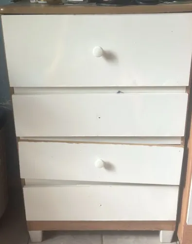 Vendo cômoda