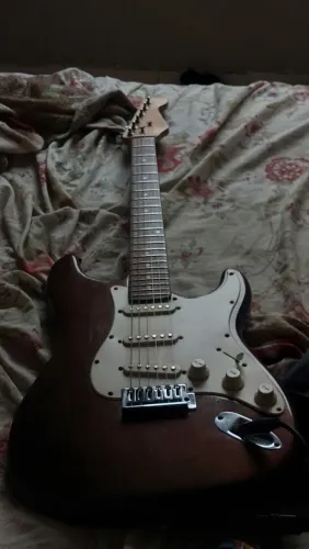 Guitarra Stratocaster