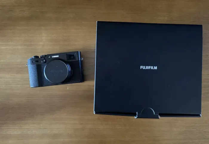 câmera fujifilm fuji x100v preta 