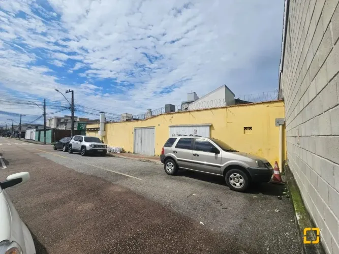 Terreno com 301,00m2 Casa Residencial e Comercial para venda no bairro Kobrasol - São Jose