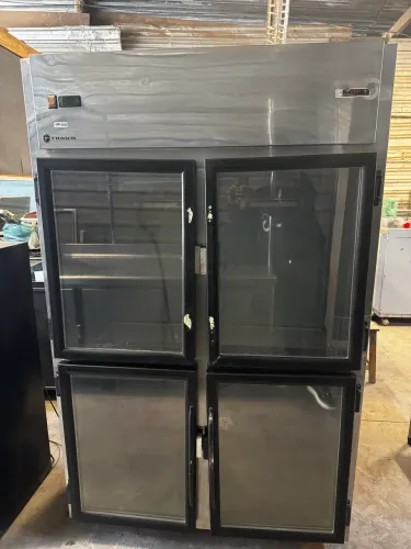 Geladeira comercial 4 portas de vidro friger - Ótimo Estado 